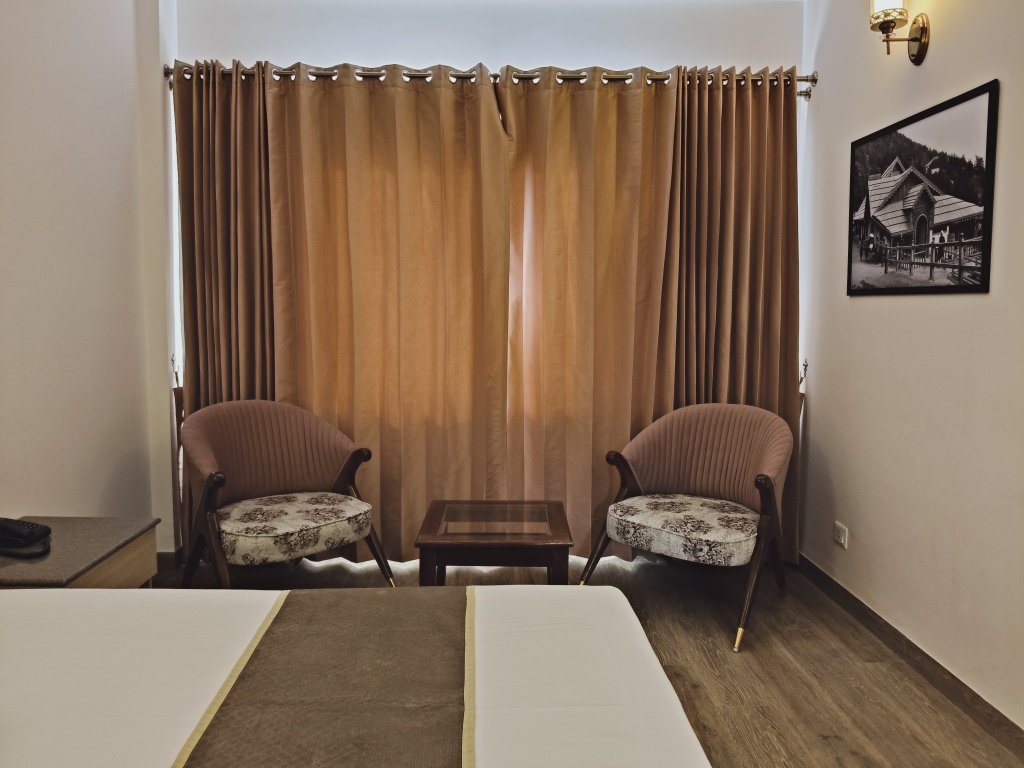 Honeymoon Suite