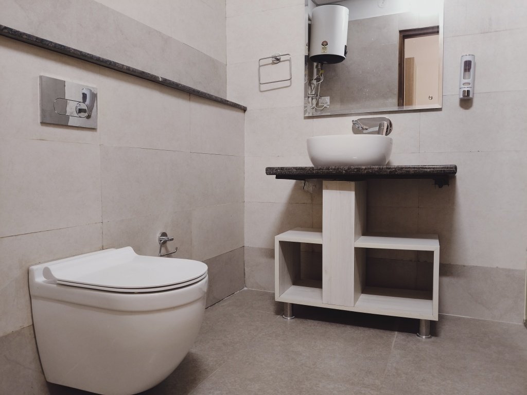 Honeymoon Suite image 6